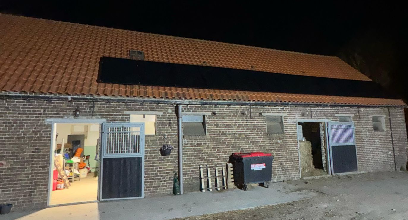 Zonnepanelen oost-west georiënteerd in Zuienkerke