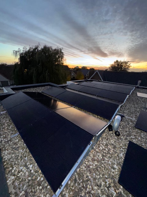 Zonnepanelen op het dak in Ruiselede